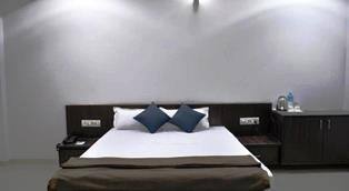 Shri Keshav Hotel, Shirdi 3